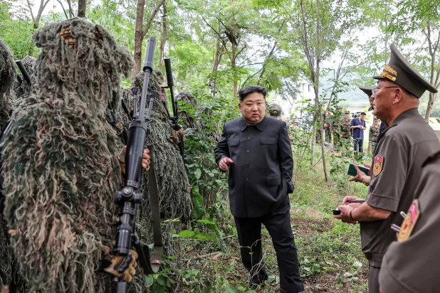 Kim Jong-un naj bi prihodnji teden obiskal Kitajsko in se udeležil vojaške parade