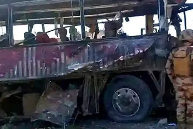 يأتي هذا التنسيق في وقت تشهد فيه المناطق الحدودية بين البلدين تصاعداً لافتاً في هجمات الجماعات البلوشية المسلحة التي تصفها كل من طهران وإسلام آباد بأنها «إرهابية» (متداولة)