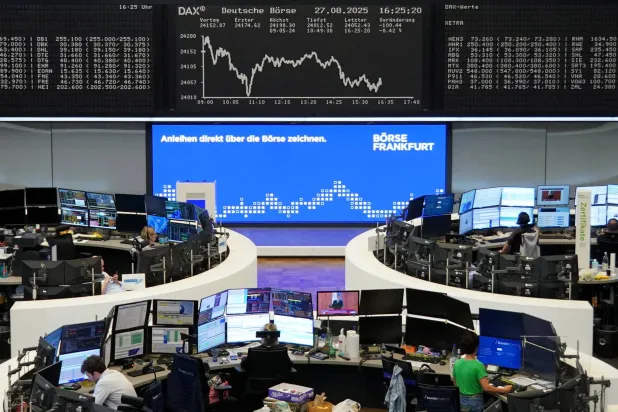 رسم بياني لمؤشر أسعار الأسهم الألماني «داكس» في بورصة فرنكفورت (رويترز)