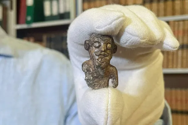 تمثال يُغيّر صورة الفايكينغ (أ.ف.ب)