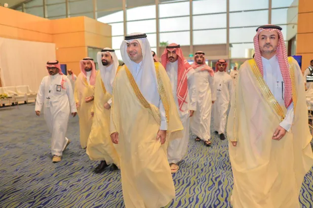 وزير البلديات والإسكان في افتتاح «المؤتمر والمعرض الدولي لإدارة المرافق» وبجانبه عائض القحطاني (الشرق الأوسط)