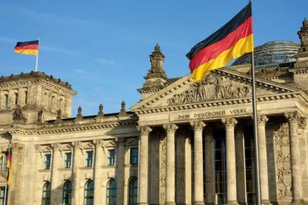 القضاء الألماني يرفض منح تأشيرات لعائلة أفغانية بسبب عدم استكمال الفحص الأمني (برلين-متداولة)