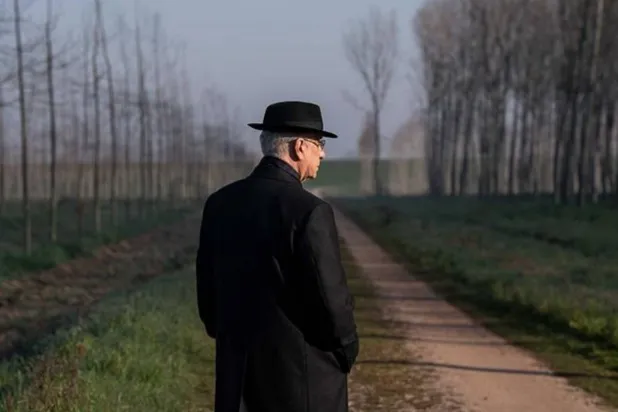 توني سرڤيللو في «الشكر» (مهرجان ڤينيسيا)