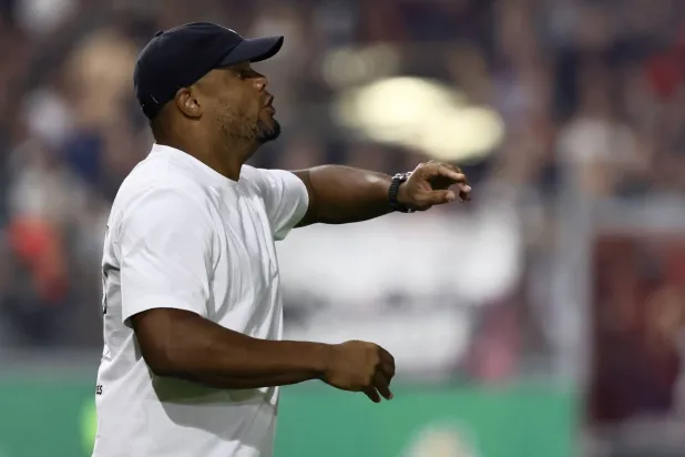 فينسنت كومباني مدرب بايرن ميونيخ (إ.ب.أ)