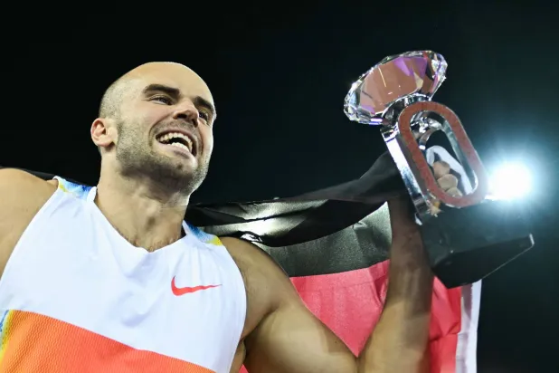 رامي الرمح الألماني جوليان فيبر (أ.ف.ب)