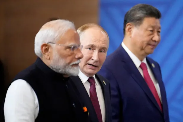 Modi, Putin ve Şi, Ekim 2024'te Kazan'da düzenlenen BRICS zirvesinde (Reuters)