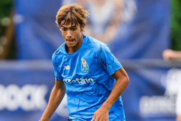 المهاجم البرتغالي الشاب رودريغو مورا (صحيفة أبولا)