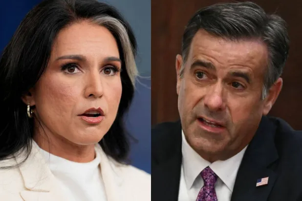 جون راتكليف (يمين) وتولسي غابارد (رويترز / أ.ف.ب)