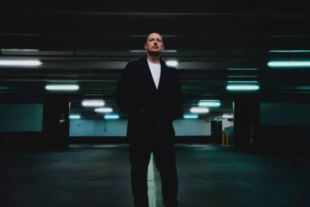 This photo provided by Hallwood shows British AI music creator Oliver McCann, on Aug. 7, 2025, in West Hollywood, Calif. (Hallwood via AP) 