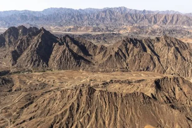 منظر عام لجبال في سلطنة عمان (وكالة الأنباء العمانية)