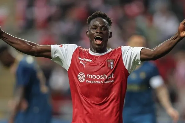 روجر فيرنانديز (رويترز)