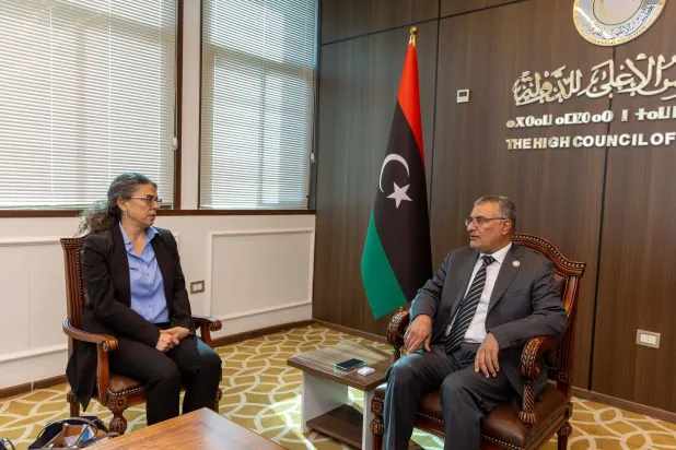 ستيفاني خوري نائبة المبعوثة الأممية في لقاء مع رئيس المجلس الأعلى للدولة محمد تكالة الأسبوع الماضي (الصفحة الرسمية للمجلس)