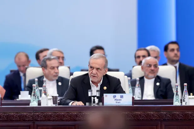 بزشكيان يلقي كلمة أمام قمة مجموعة «شنغهاي للتعاون» في تيانجين بشمال الصين (الرئاسة الإيرانية)