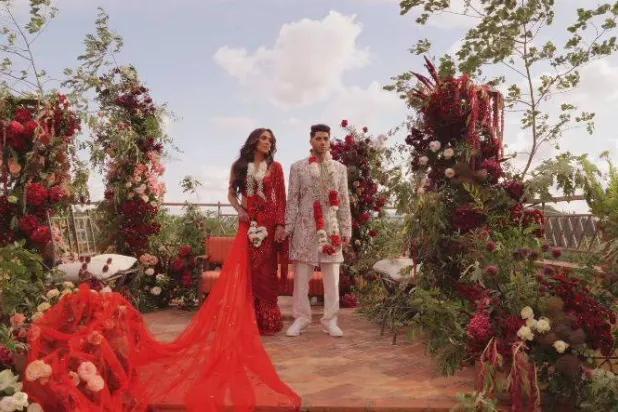 مراسم الزواج الهندوسية التي أقيمت في حدائق توسكانا (حسابه على «إنستغرام»)