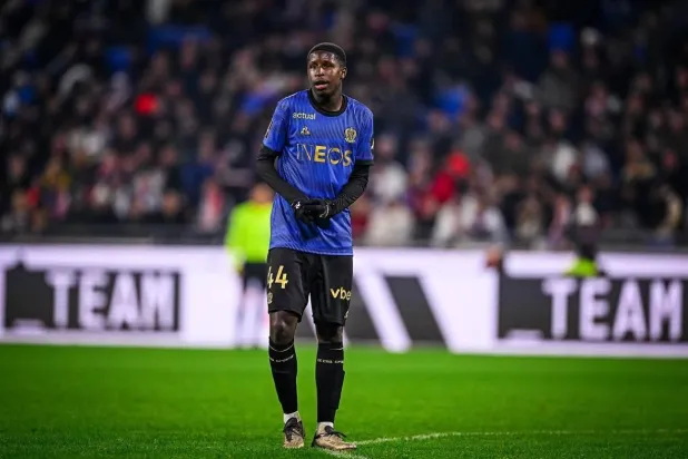 المدافع الفرنسي الواعد أميدو دومبويا (حساب اللاعب في إنستغرام) 