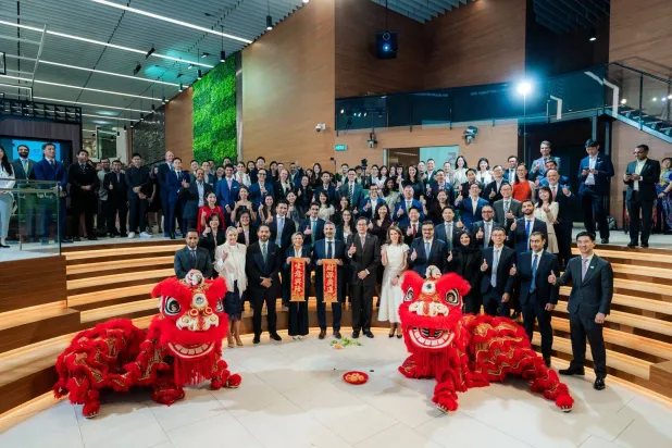 خلال حفل إدراج صندوق المؤشرات المتداولة في بورصة سنغافورة (ستيت ستريت)