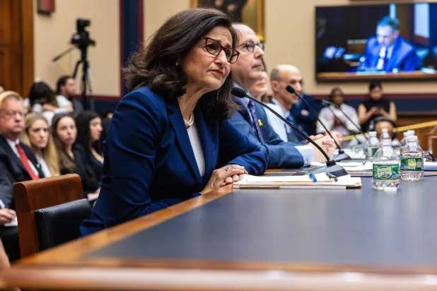 نعمت شفيق... من رئاسة جامعة كولومبيا في الولايات المتحدة إلى كبيرة المستشارين الاقتصاديين لرئيس الحكومة البريطانية كير ستارمر (نيويورك تايمز)