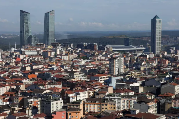 قطاع الإسكان يواصل تسجيل ارتفاعات رغم تراجع التضخم (رويترز)