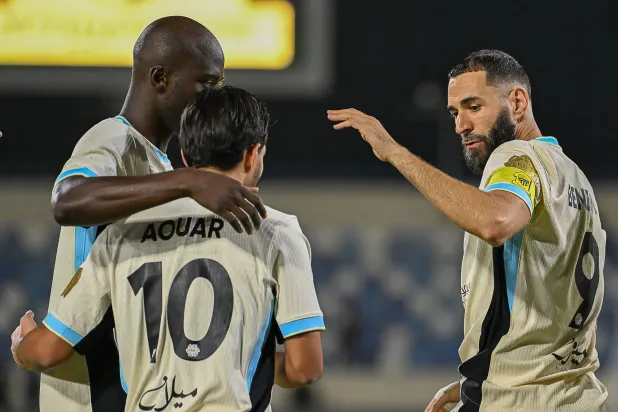 القائد كريم بنزيمة افتتح موسمه بثلاثية مثالية (تصوير: علي خمج)