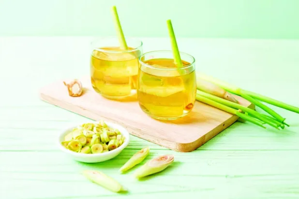 7 فوائد صحية لشاي عشبة الليمون