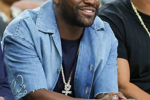 بطل العالم السابق في الملاكمة فلويد مايويذر (أ.ف.ب)