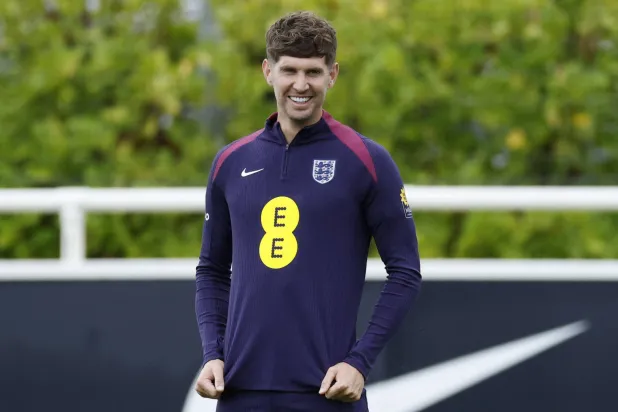 مدافع مانشستر سيتي والمنتخب الإنجليزي جون ستونز (رويترز)