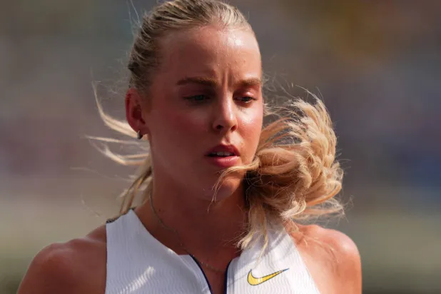 البطلة البريطانية كيلي هودجكينسون (رويترز)