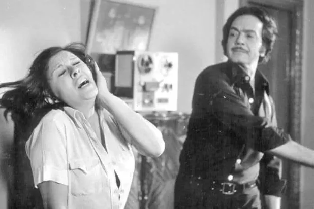 سعاد حسني وكمال الشناوي في لقطة من فيلم «الكرنك» (يوتيوب)