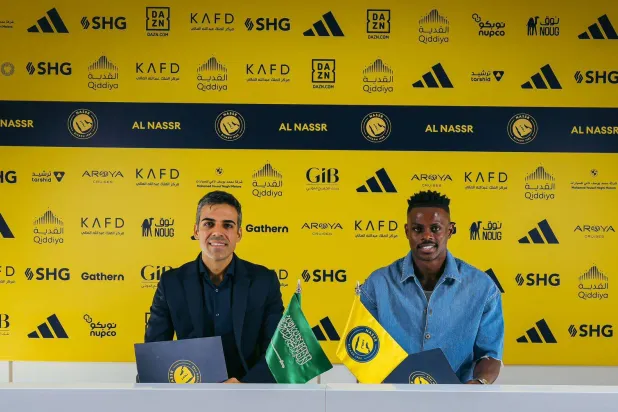 النصر يتعاقد رسمياً مع المهاجم هارون كمارا (نادي النصر)