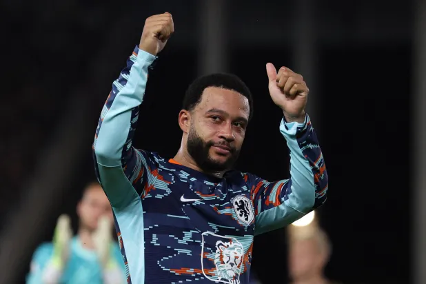 ممفيس ديباي سجل هدفين وتصدر هدافي هولندا تاريخياً (رويترز)