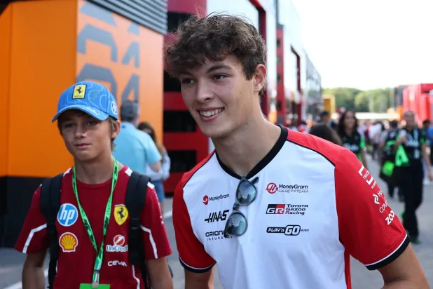 أوليفر بيرمان سائق هاس (رويترز) 