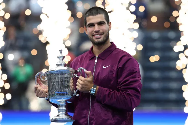 ألكاراس هزم سينر وفاز بلقب فلاشينغ ميدوز (رويترز)