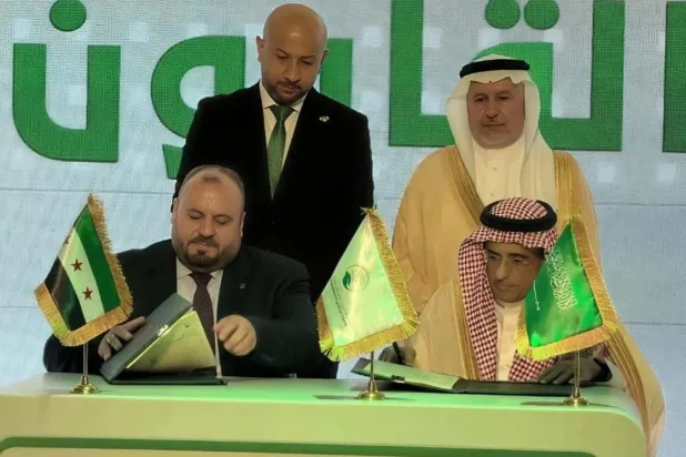 Suriye Haber Ajansı'na göre, Kral Selman Yardım ve İnsani Çalışmalar Merkezi (KSRelief) Genel Müdürü Dr. Abdullah el-Rabia ile Suriye Acil Durumlar ve Afet Yönetimi Bakanı Raid el-Salih'in katılımıyla dün Şam'da bir anlaşma imzalandı