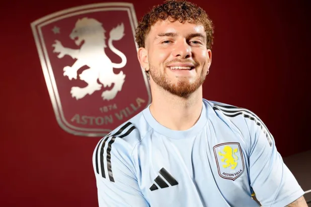 هارفي إليوت (أستون فيلا)