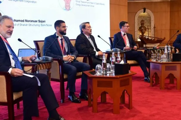 منتدى التمويل الإسلامي الذي عُقد في العاصمة العمانية مسقط حيث بحث سبل تطوير القطاع المصرفي الإسلامي (العمانية)