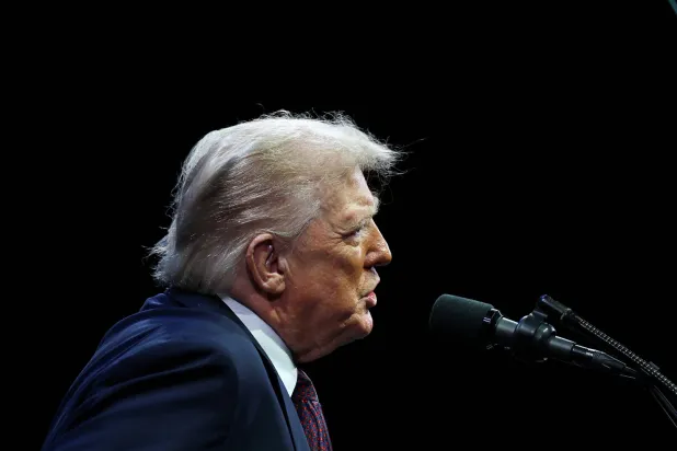 الرئيس الأميركي دونالد ترمب يلقي كلمة خلال فعالية في واشنطن يوم 8 سبتمبر 2025 (رويترز) 