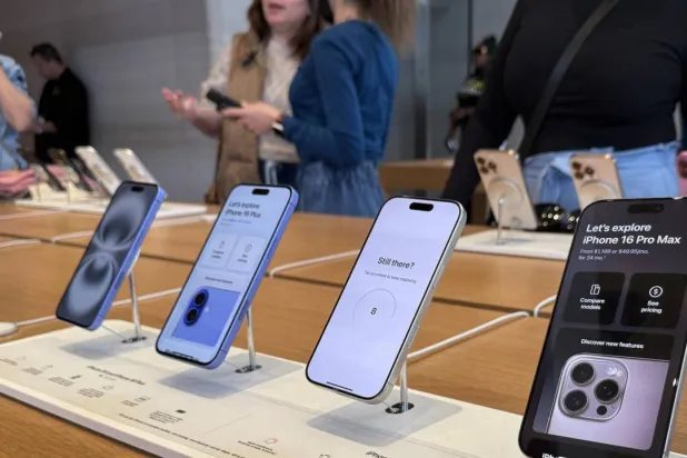 Apple has estimated that US tariffs will cost the iPhone maker more than a billion dollars in the current quarter. SCOTT OLSON / GETTY IMAGES NORTH AMERICA/AFP
