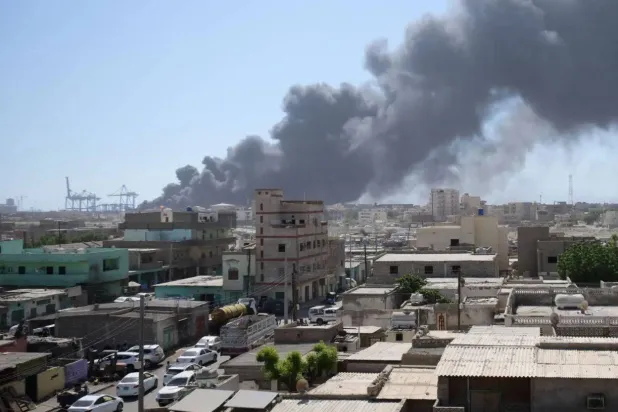 سحب الدخان في أفق الخرطوم نتيجة المعارك بين الجيش و«الدعم السريع» (أرشيفية - متداولة)