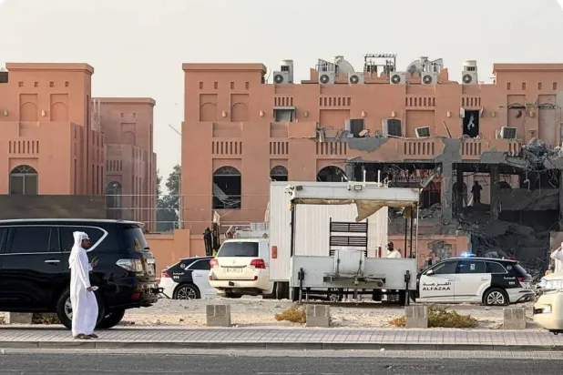 جانب من الدمار الذي خلفته إحدى الضربات الإسرائيلية لأحد المواقع التابعة لقيادة حركة «حماس» في الدوحة (إكس)