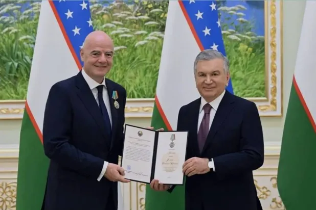 السويسري جياني إنفانتينو رئيس الاتحاد الدولي لكرة القدم (فيفا)