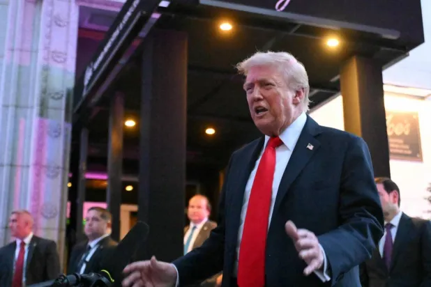 Trump Jeered at Washington Restaurant, Called 'Hitler of Our Time'