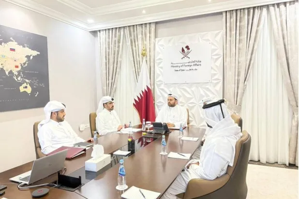 جانب من اجتماع الفريق المشكل لمتابعة الإجراءات القانونية بشأن الاعتداء الإسرائيلي على قطر (قنا)