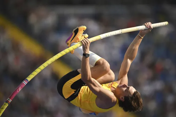 حقق دوبلانتيس رقمه القياسي العالمي رقم 13 الشهر الماضي (أ.ب)