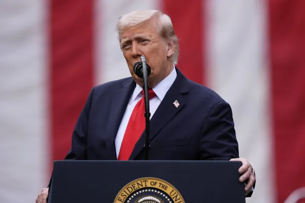 الرئيس دونالد ترمب يتحدث خلال حفل بالبنتاغون لإحياء الذكرى الـ24 لهجمات 11 سبتمبر (أ.ب)