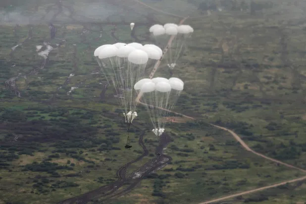 مناورات «زاباد 2021» التي أجرتها القوات المسلحة الروسية والبيلاروسية في منطقة كالينينغراد (رويترز)