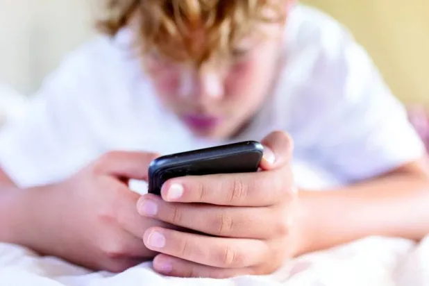 الوحدة تُحفز سلوك البحث عن المكافأة لدى المراهقين