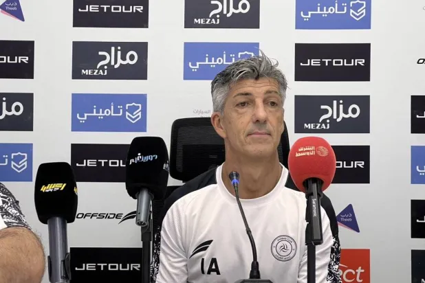 إيمانول ألغواسيل مدرب نادي الشباب (الشرق الأوسط)