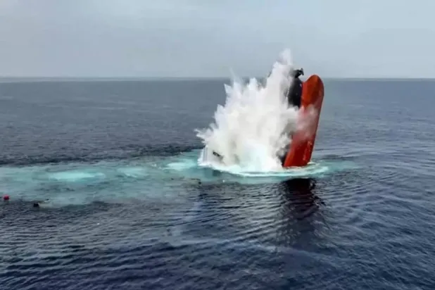 منذ أواخر العام قبل الماضي عطل الحوثيون حركة الملاحة في البحر الأحمر (أ.ف.ب)