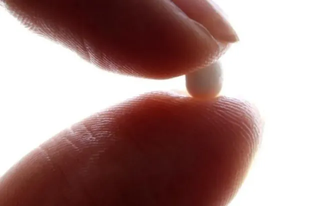 إحدى حبوب منع الحمل (أرشيفية - «رويترز»)