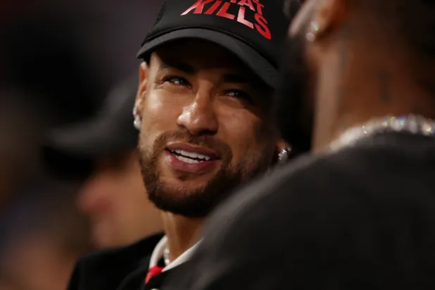 النجم البرازيلي نيمار (رويترز)